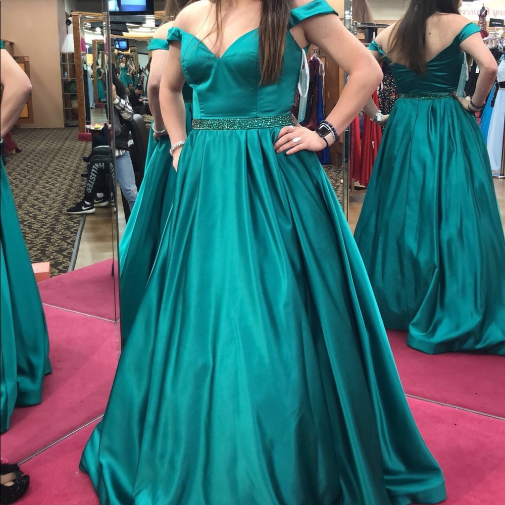 Sherri Hill Green Prom Dress